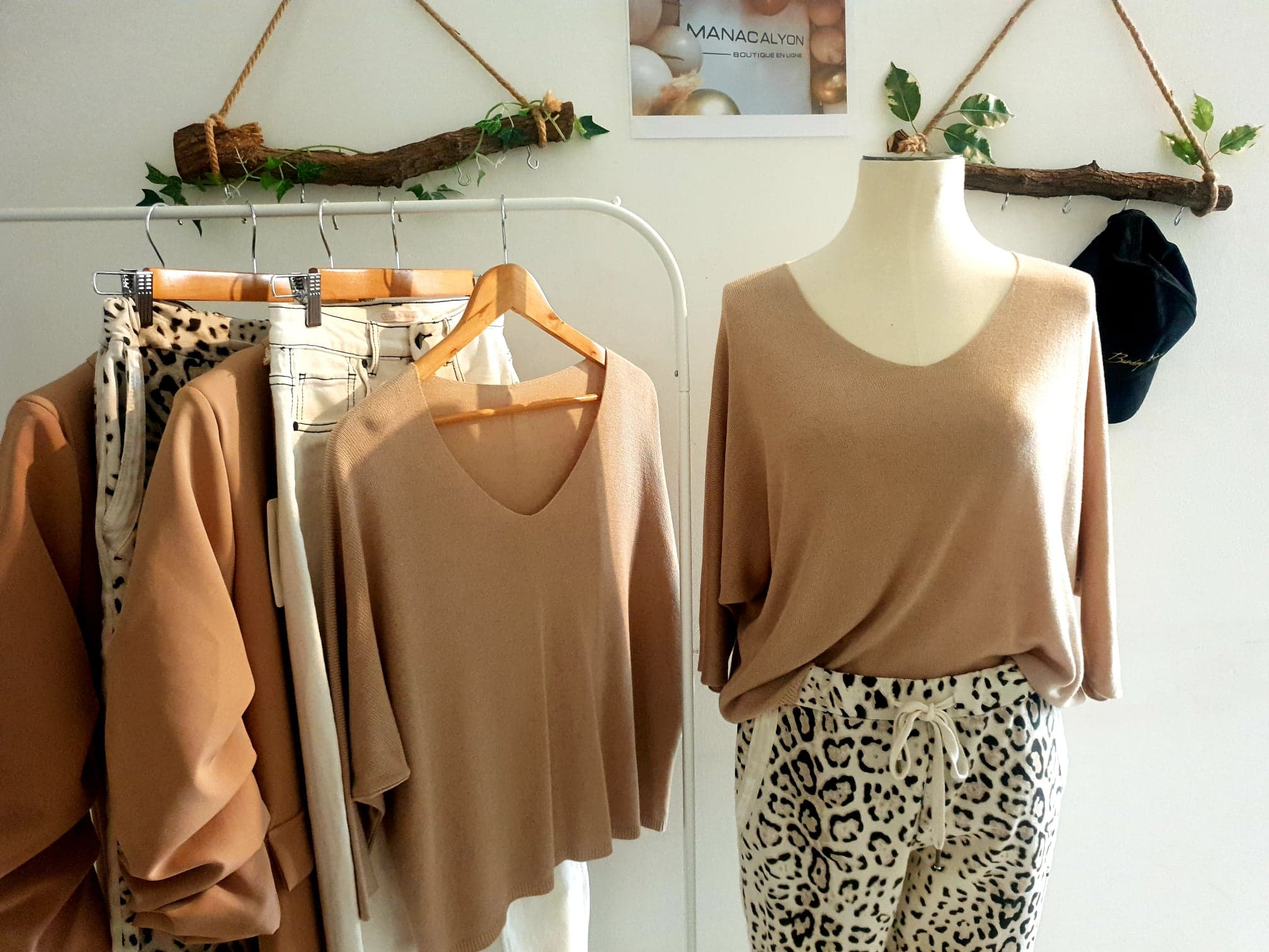Pull en maille ample à manches longues et col rond de couleur unie pour femme